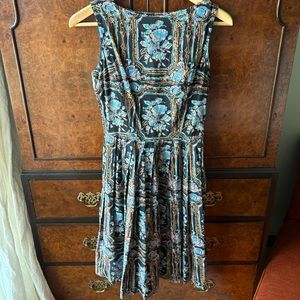 Vintage sleeveless pleated dress